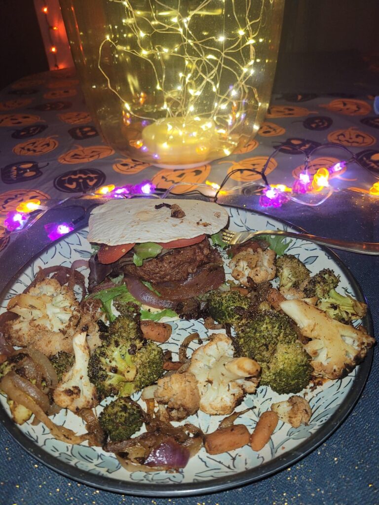 539 cal including the garlic aoili and dijon mustard on the burger and 34 g protein. Macros in second pic