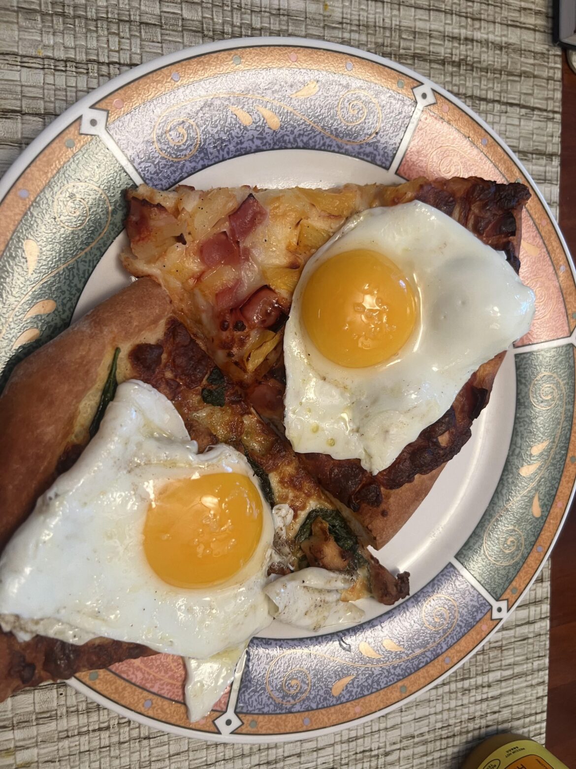 Breakfast pizza