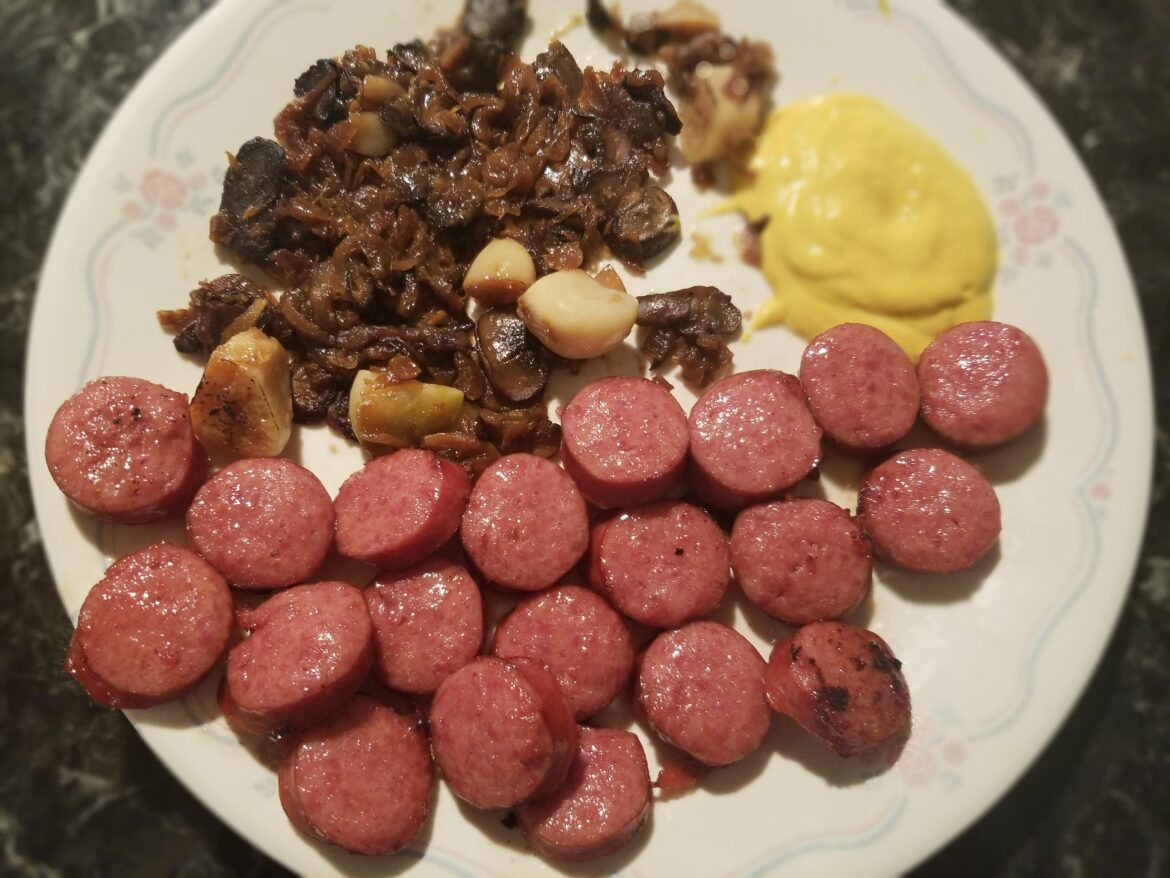 I air fried some kielbasa and had it with caramelized onions, roasted garlic, and yellow mustard