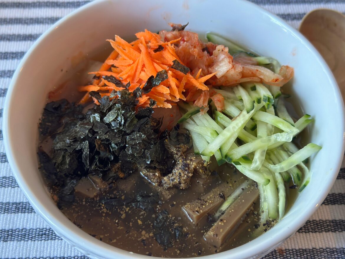 MokSaBal 묵사발 - chilled acorn jelly soup