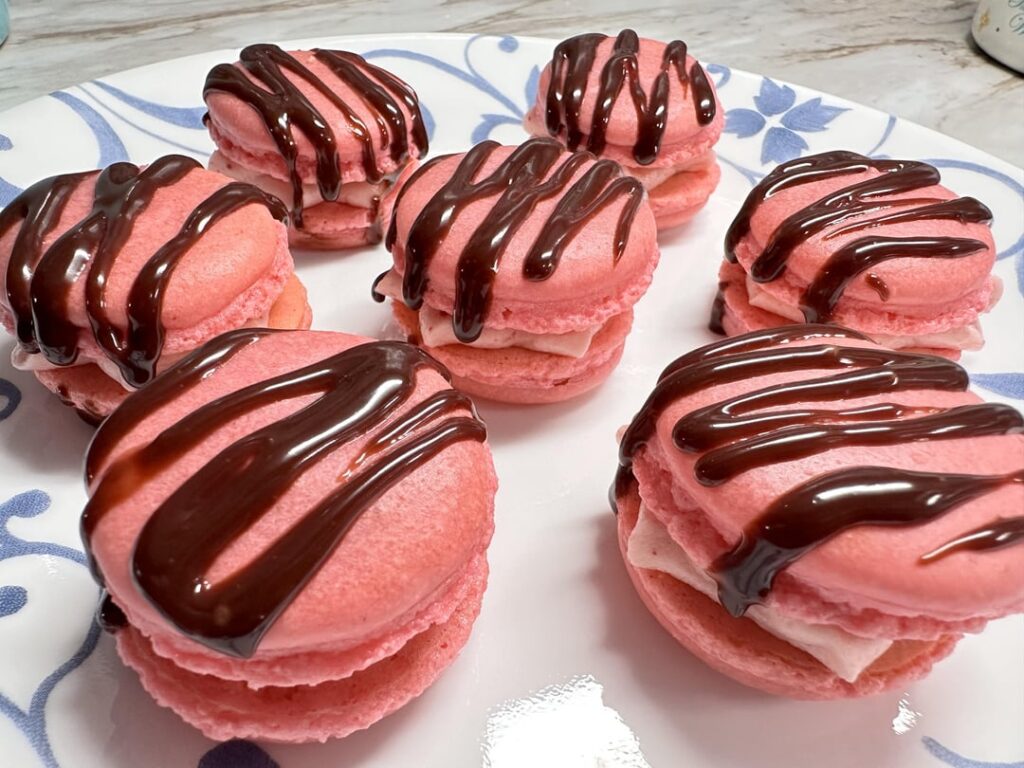 Strawberry & chocolate ganache Strawberry & chocolate ganache