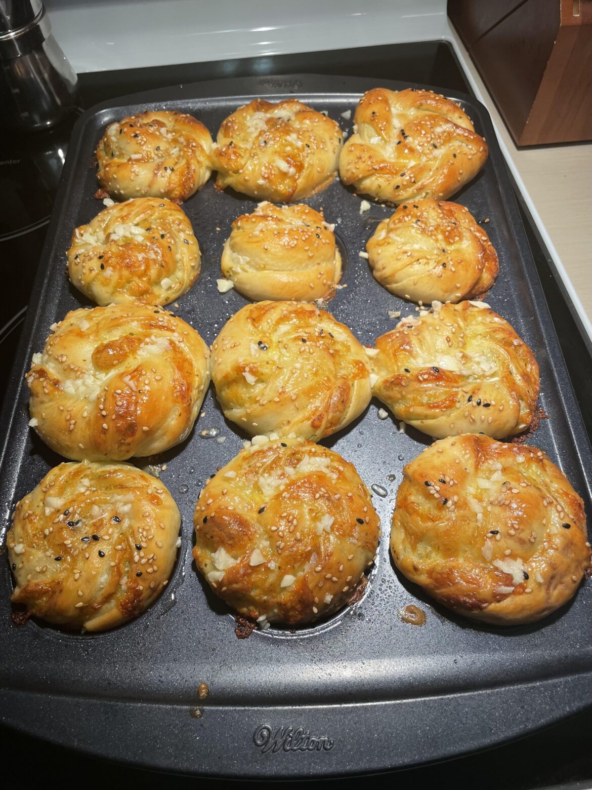 Cheesy, pesto & garlic rolls