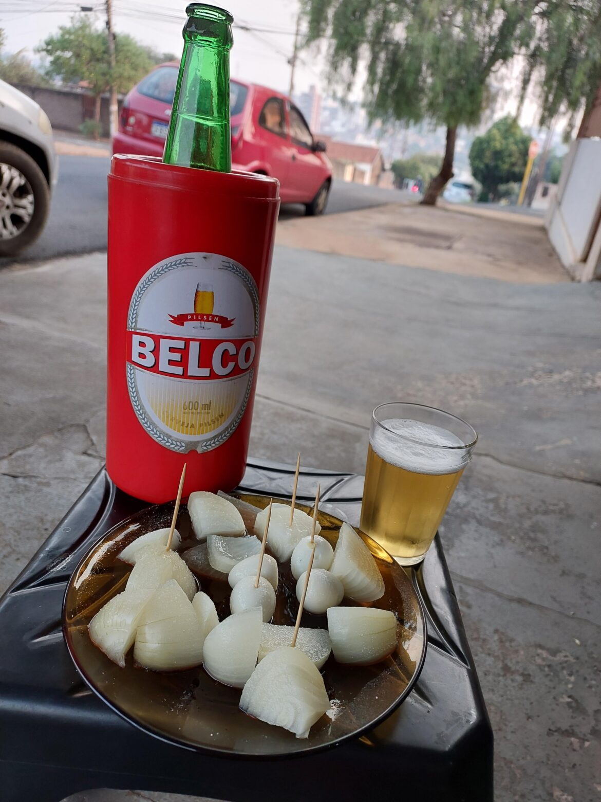 Onion in Bar with Beer and Codorna Eggs!