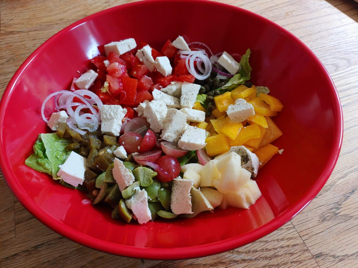 Goats cheese salad (248 calories) Goats cheese salad (248 calories)