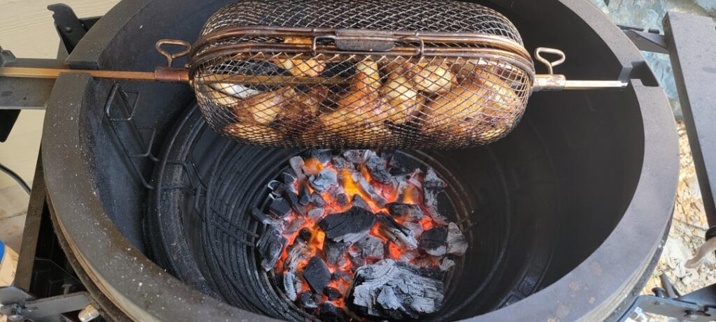 Rotisserie chicken wings with meat head lump Rotisserie chicken wings with meat head lump