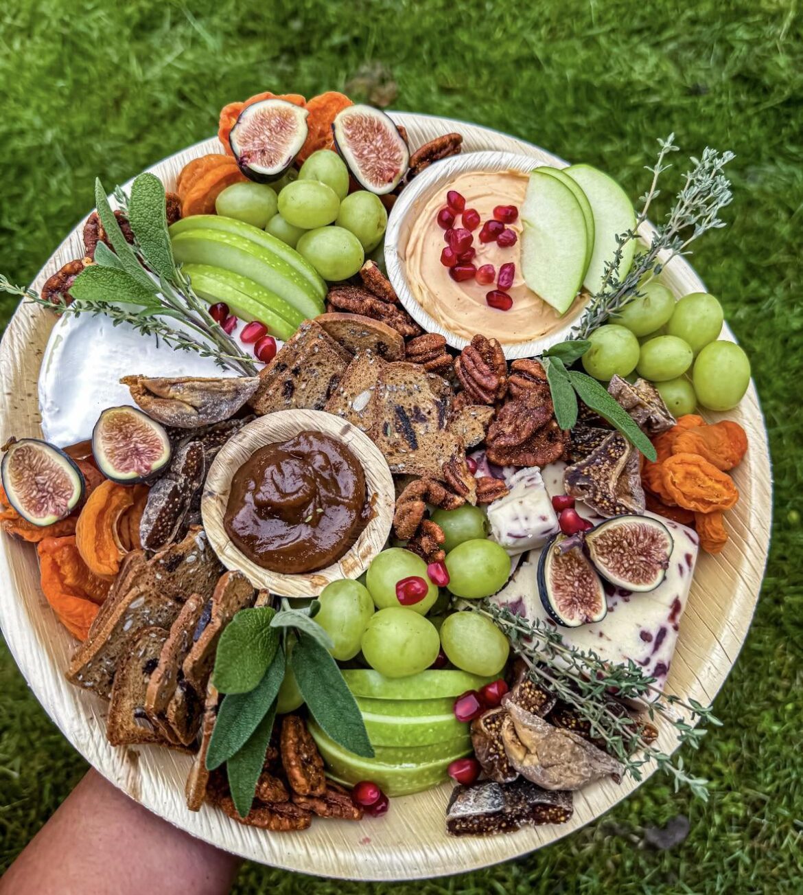 Apple and pumpkin flavors