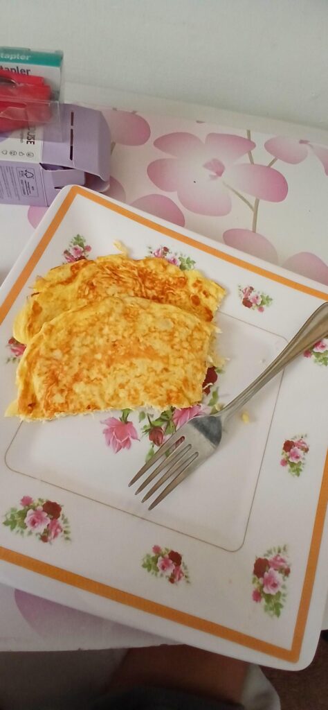 Think anyone can give a rough estimate! Hot dog, 2 popcorn bags and 135grams of egg with cabbage!!