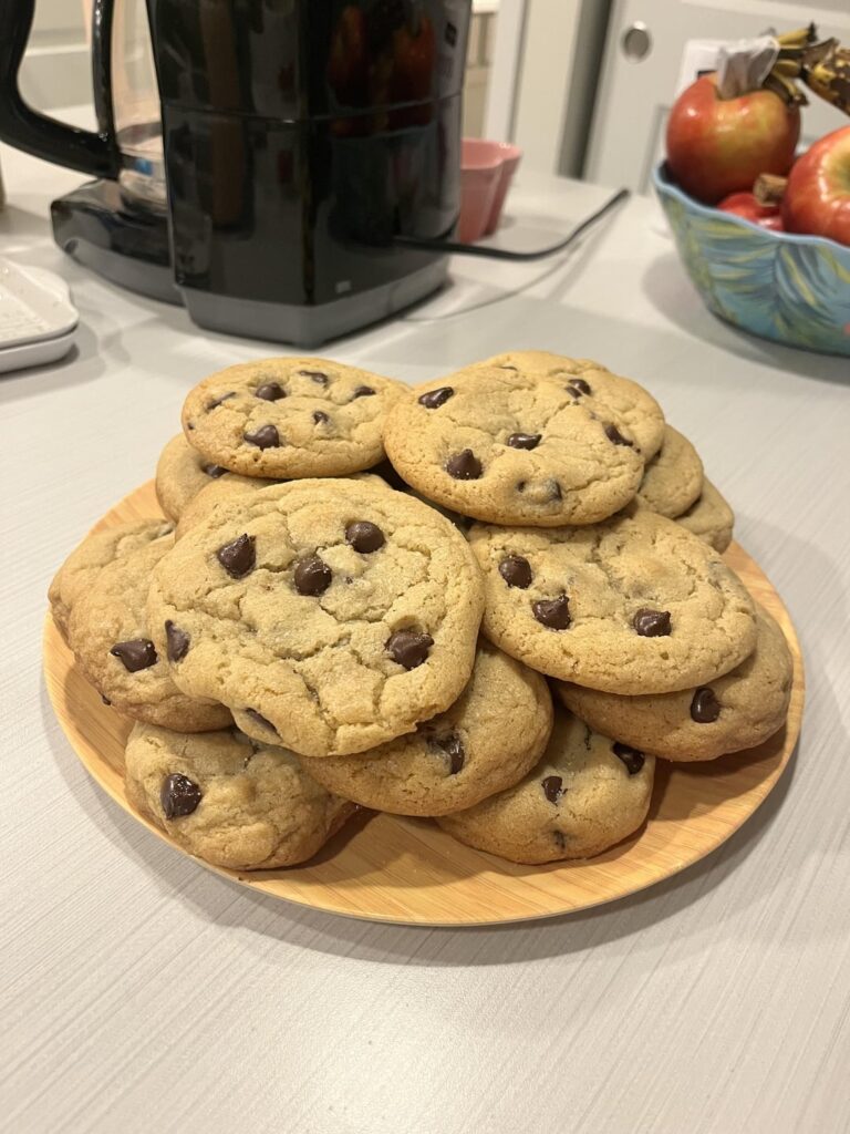 these are the prettiest chocolate chip cookies i’ve ever made