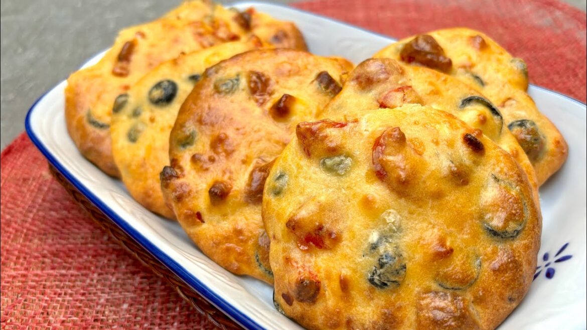 Frittelle alla mediterranea | Sfiziose e pronte in pochi minuti Frittelle alla mediterranea | Sfiziose e pronte in pochi minuti