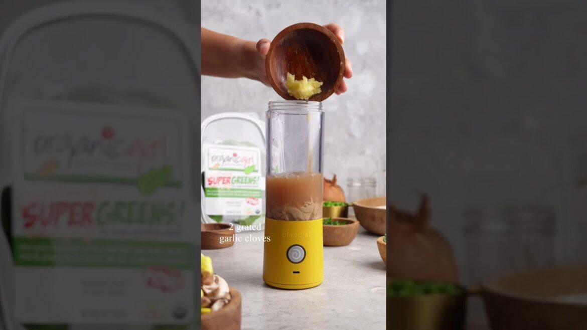 CREAMY VEGAN MUSHROOM AND HERB RISOTTO CREAMY VEGAN MUSHROOM AND HERB RISOTTO