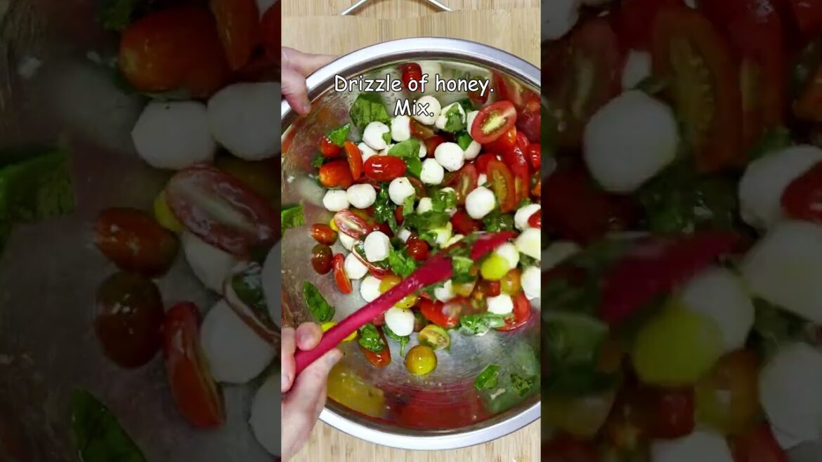 How To Make Dreamy Tomato Mozzarella Pasta #easyrecipe #quickdinner #farmtotable #bestpasta