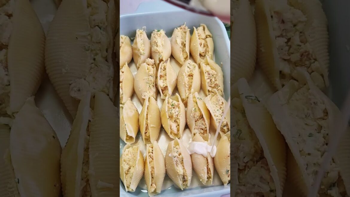 Chicken Alfredo Stuffed Jumbo Shells #recipe #chickenalfredopasta