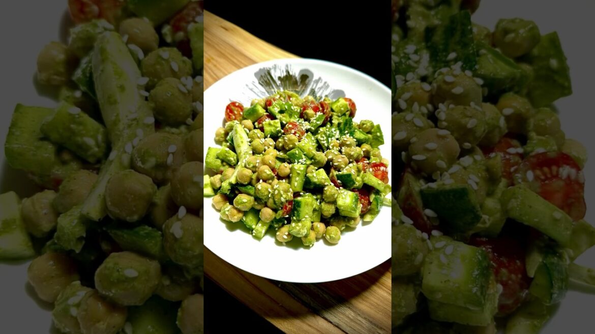 Watch this short video if you want a delicious and healthy salad.   #salad #delicious #healthy