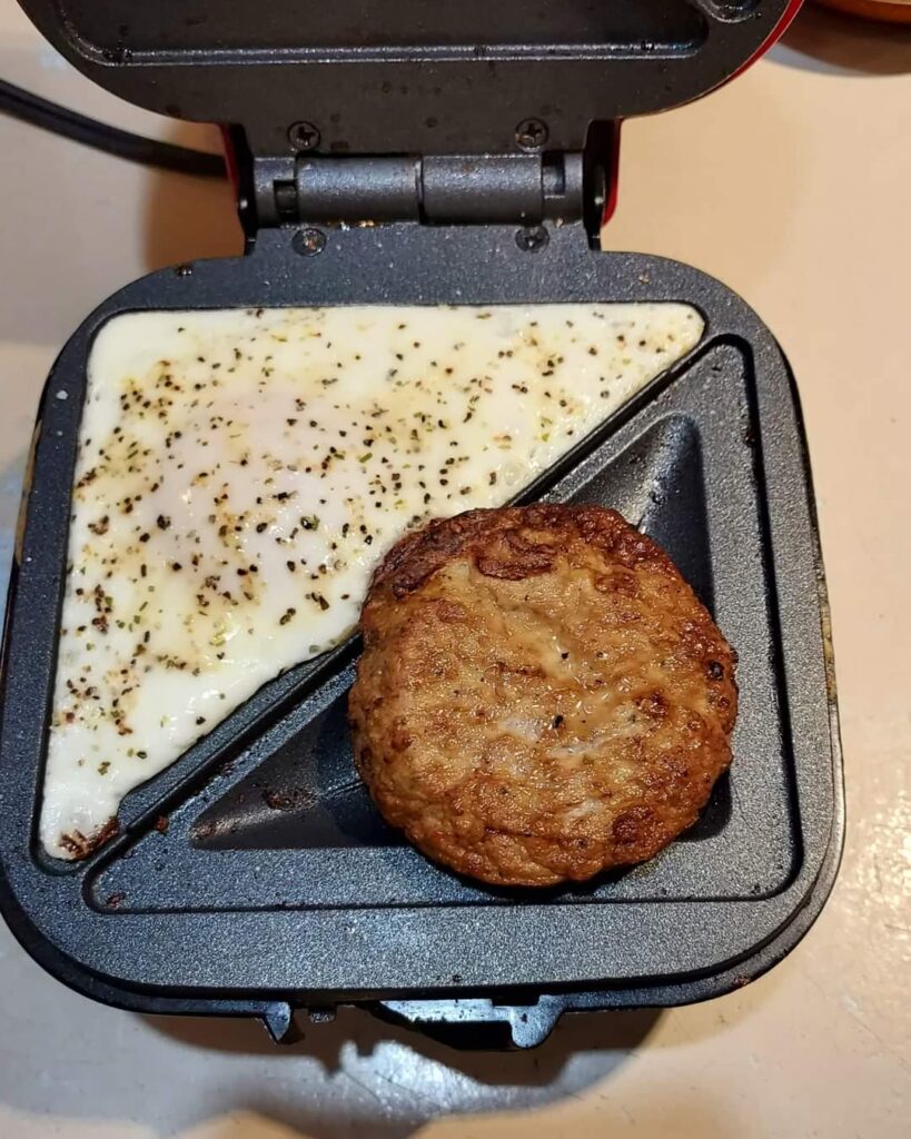 simple, savory, and egg-straordinary! 🥚👌