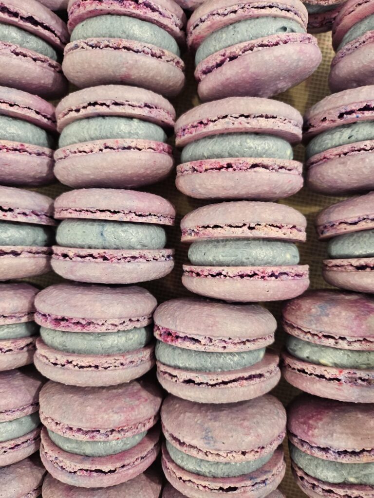 Blueberry macarons