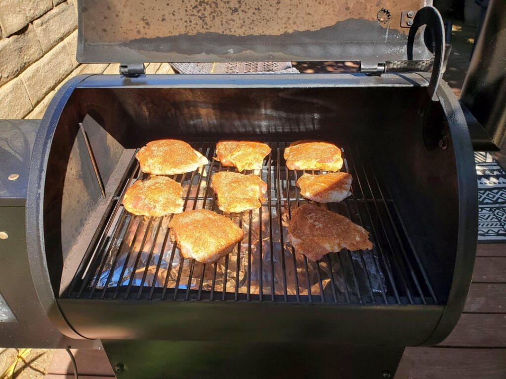 Smoked chicken thighs