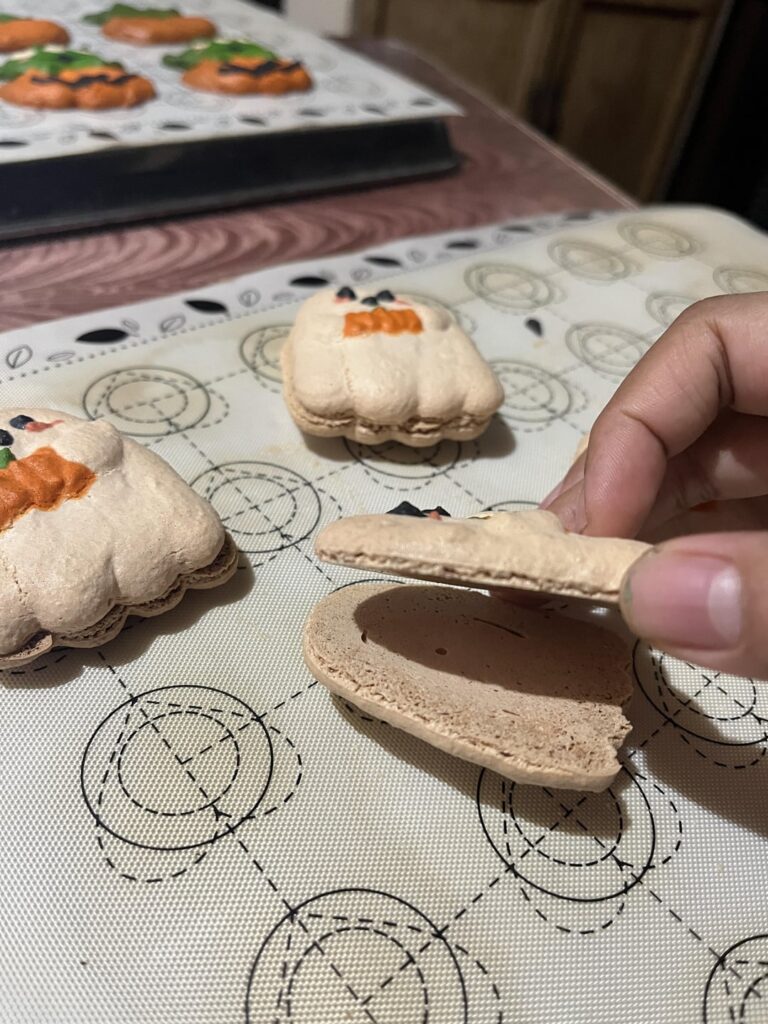 Help! Macarons have no feet!