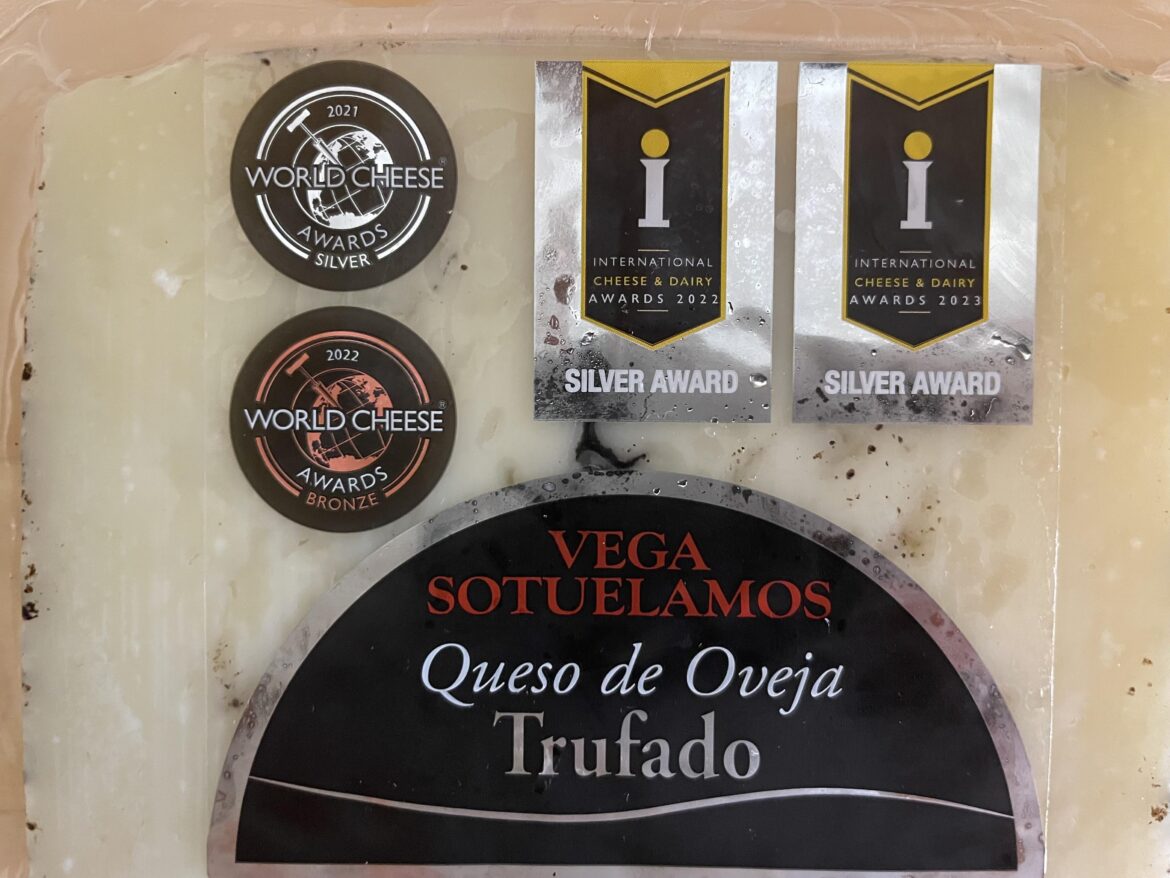 Spanish sheep cheese with truffles