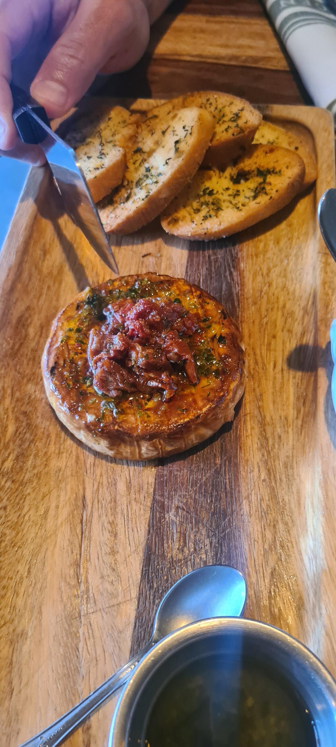 Simple and delicious 😋 worth every penny.