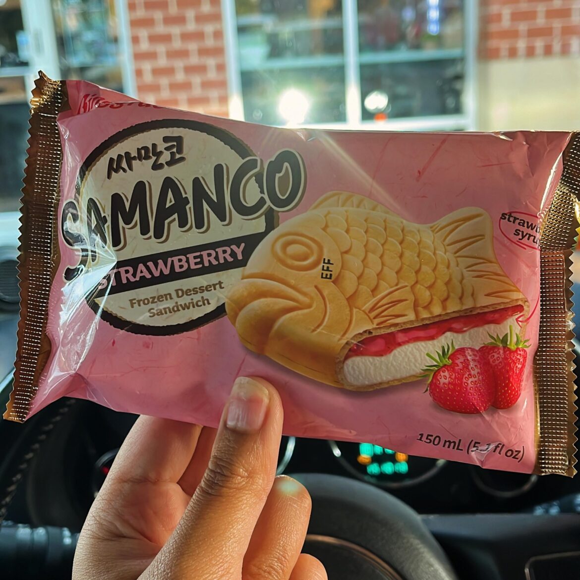 Strawberry Samanco (ice cream)