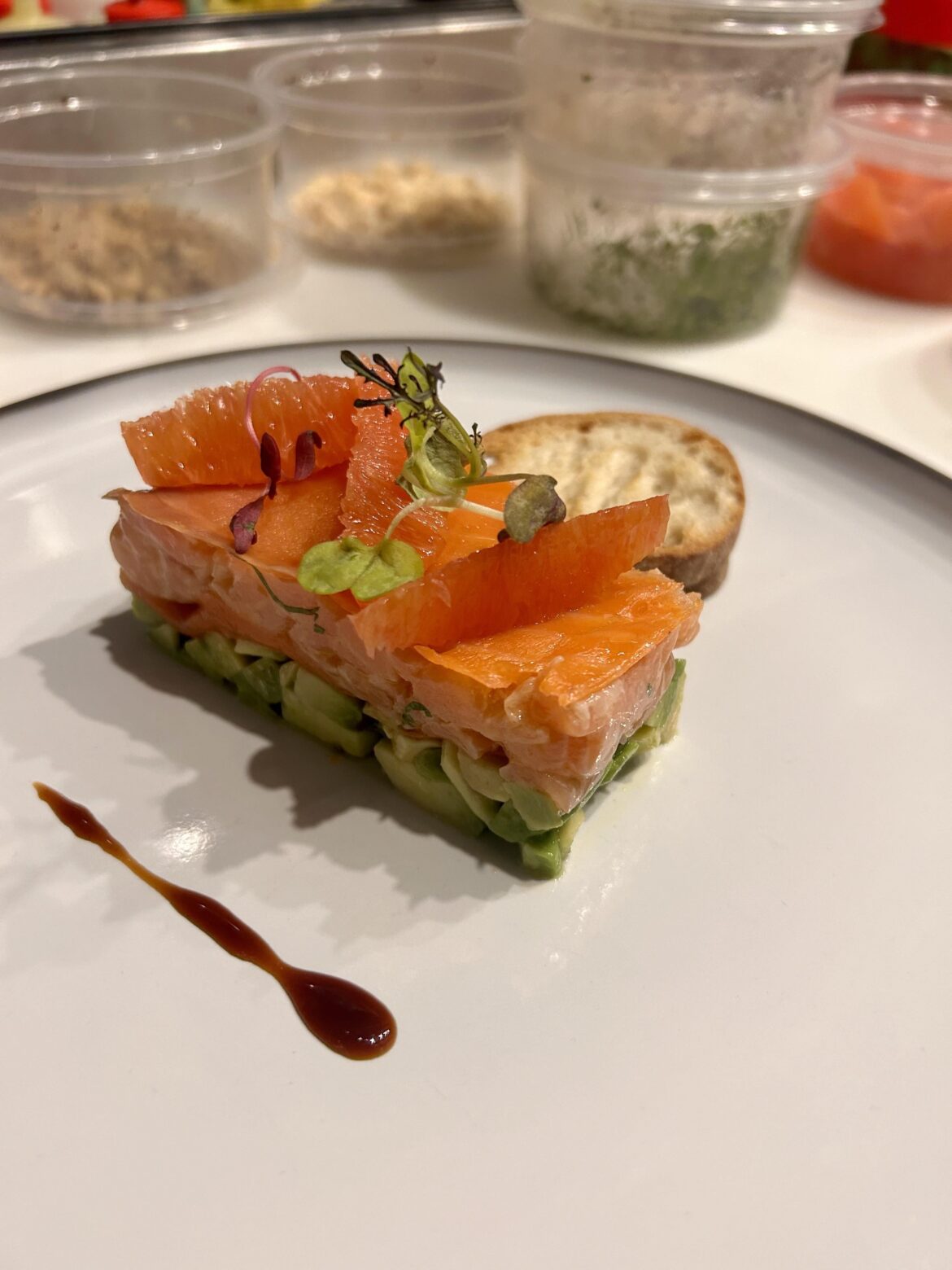 Salmon tartar with blood orange