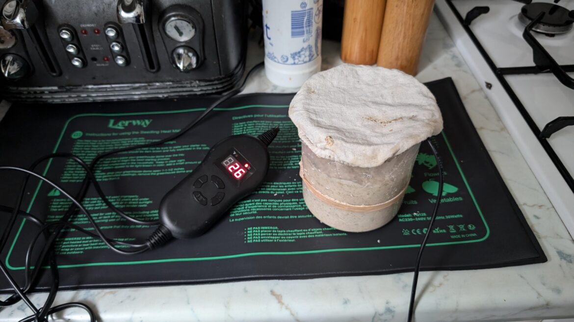 Anyone else use heat mats for starter and proving etc?