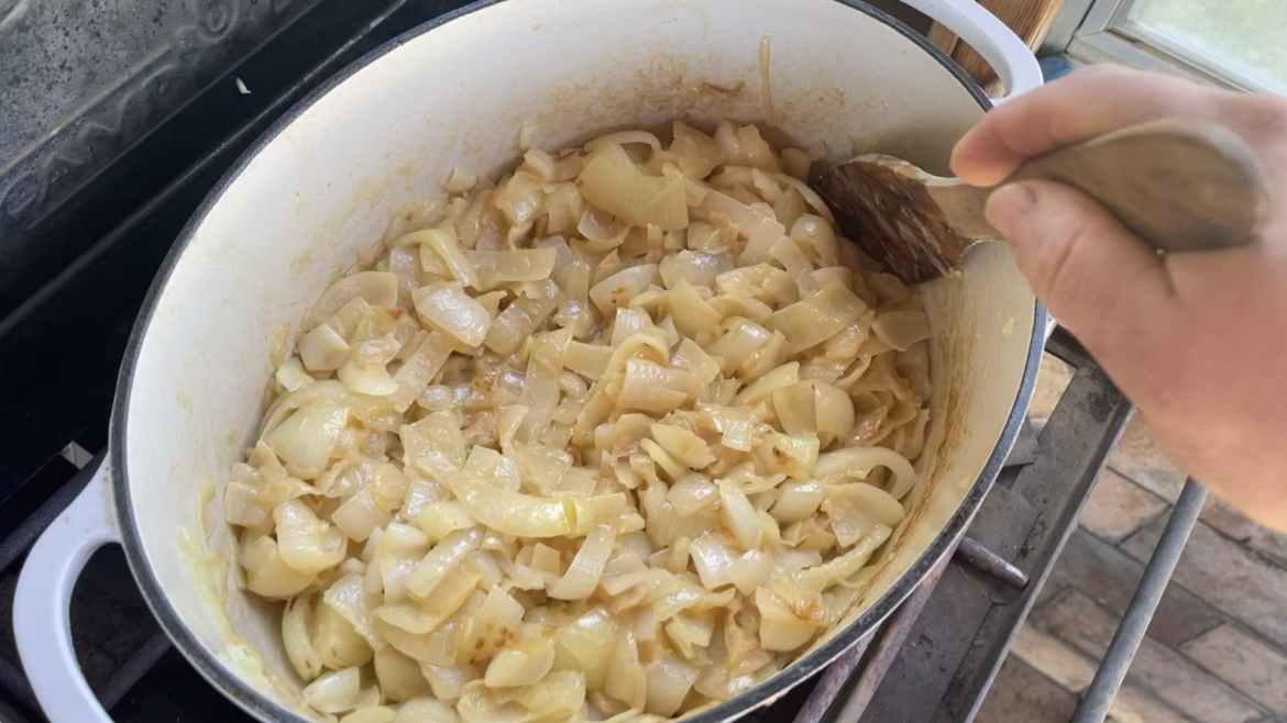 Here’s 30 seconds of onion soup bliss. Can you make it 30 seconds without your mouth watering?