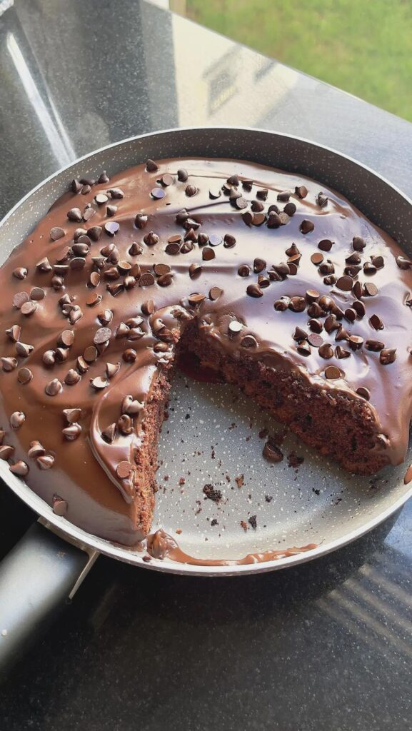 Easy One-Pan Chocolate Skillet Cake Recipe with Rich Chocolate Sauce