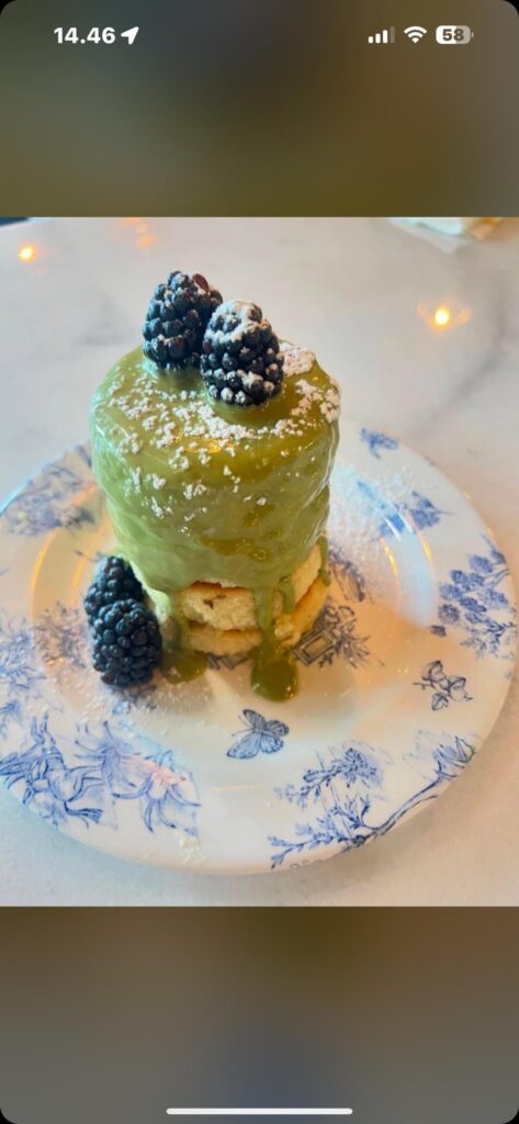 How many calories in this stacked pancakes?