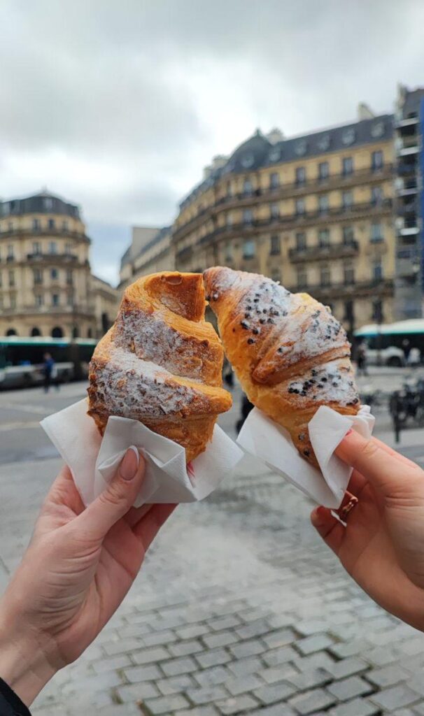 Paris & croissant 🥐