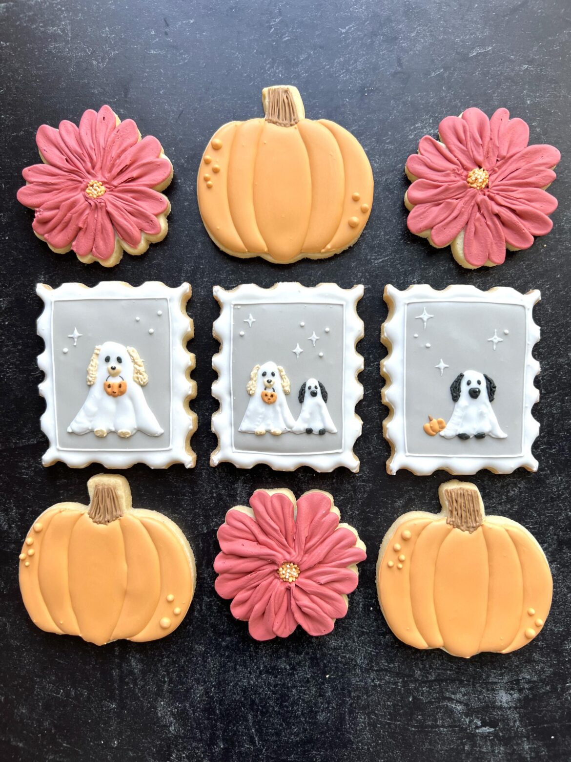 Happy Halloween from my two puppies 👻🎃