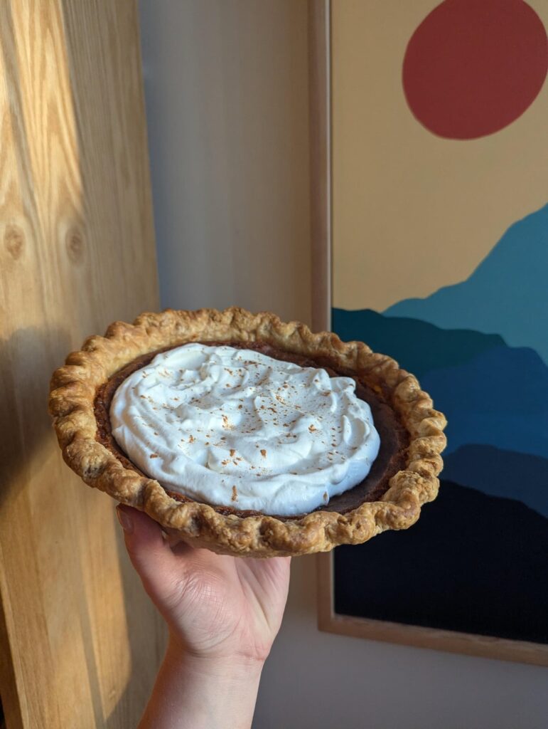 Switched from a ceramic to a metal pie plate and I’m in AWE of the difference (Apple Butter Pie) Switched from a ceramic to a metal pie plate and I'm in AWE of the difference (Apple Butter Pie)