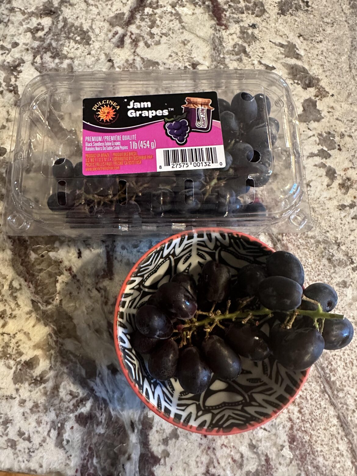 These grapes remind me of the Korean grapes I ate as a kid (but seedless and less messy) These grapes remind me of the Korean grapes I ate as a kid (but seedless and less messy)