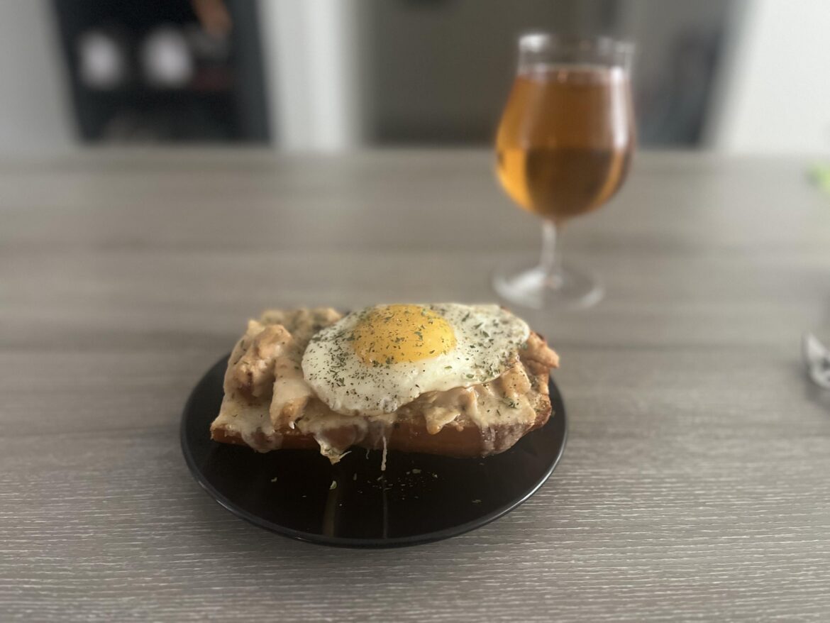 Converted last night’s chicken Alfredo garlic bread into today’s breakfast