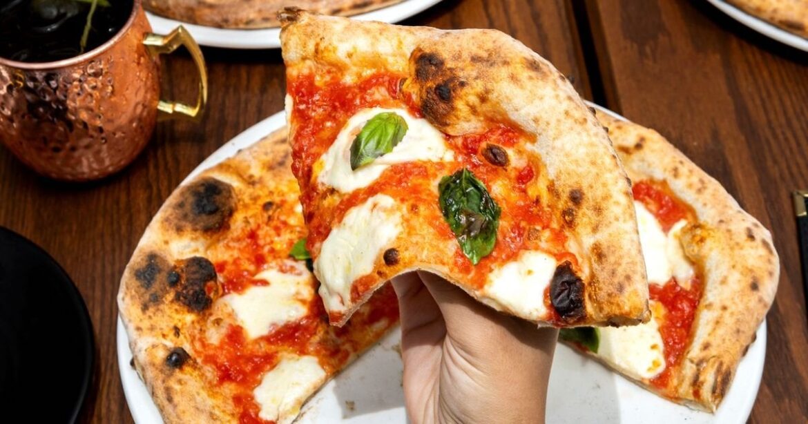 Pizzeria no. 900 Toronto opens on Queen east