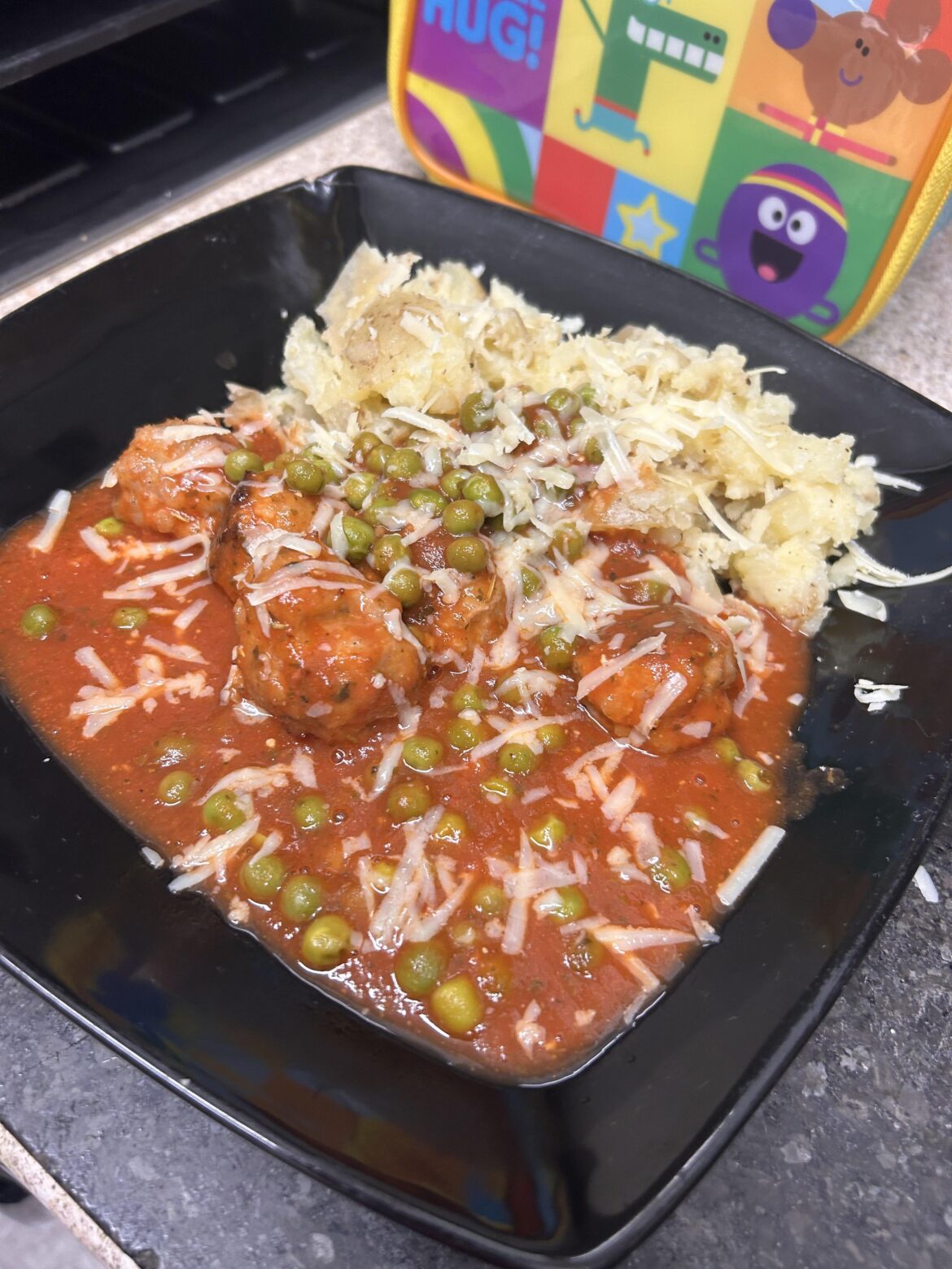 Pronto Italian style sausage meatballs with pesto tomato sauce and mash 🇮🇹 🍅 🥔