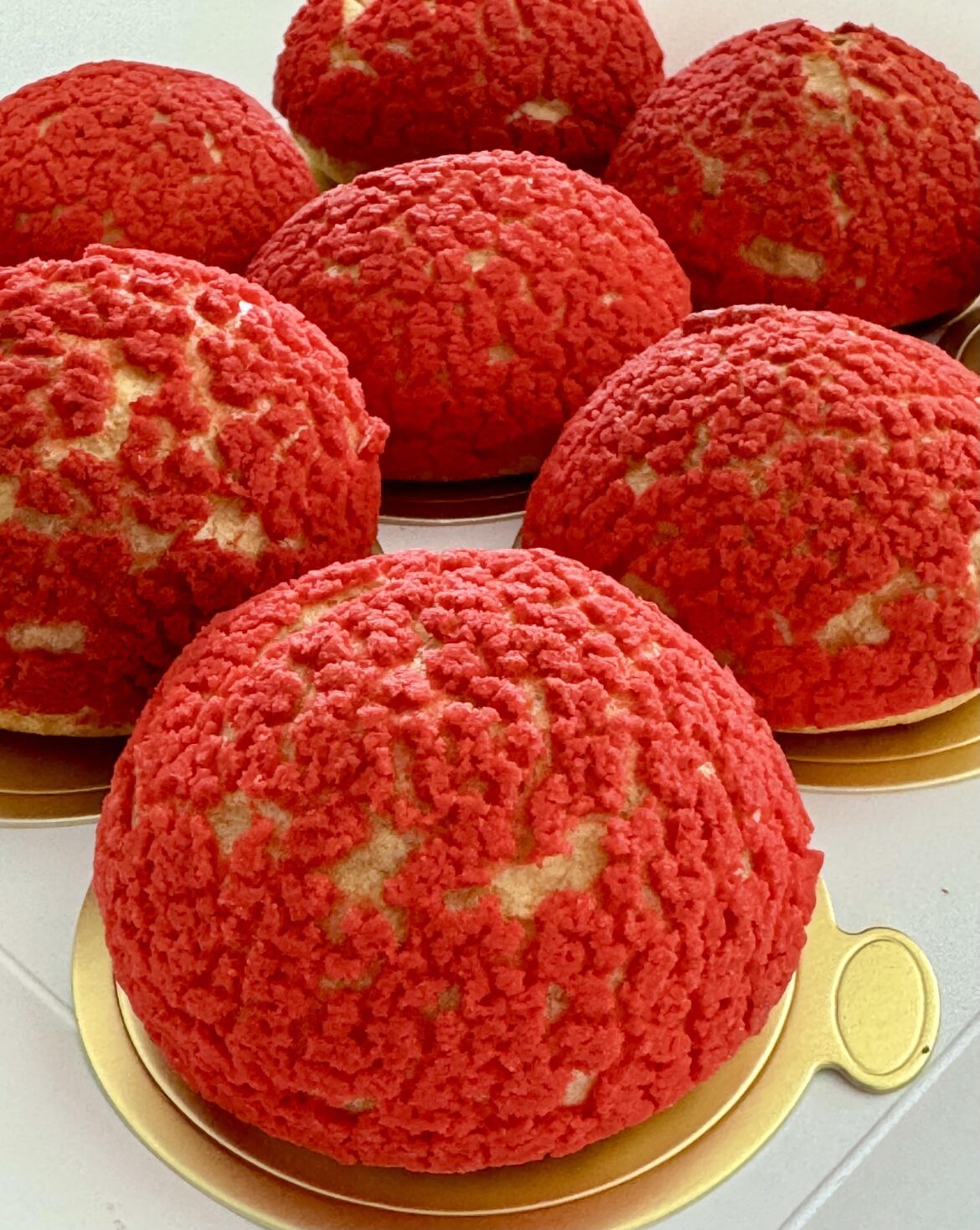 I made red velvet  choux au craquelin