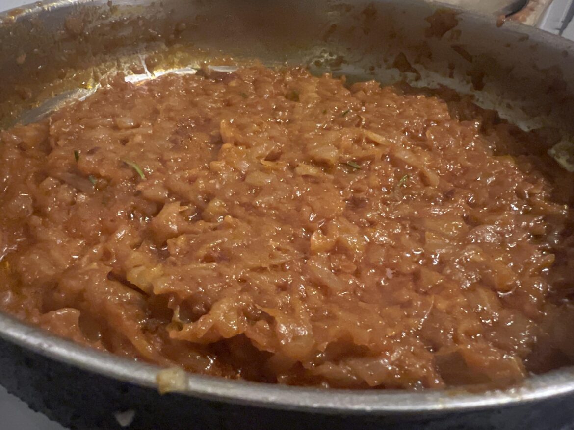 huge batch of white onions, caramelised in tonnes of butter👌🏻🧅