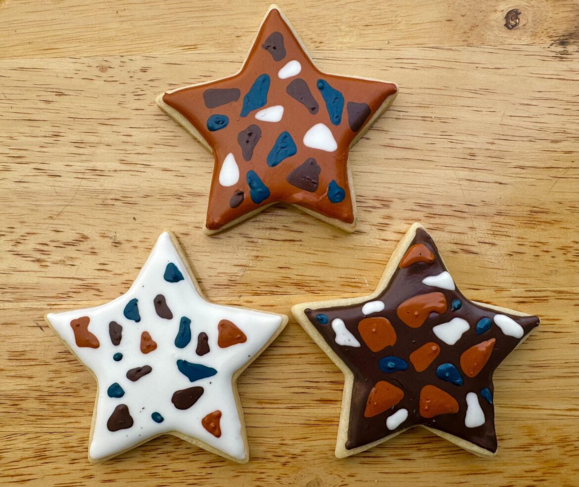 Terrazzo base – New to decorating, so here is what I learned on my third try. Terrazzo base - New to decorating, so here is what I learned on my third try.