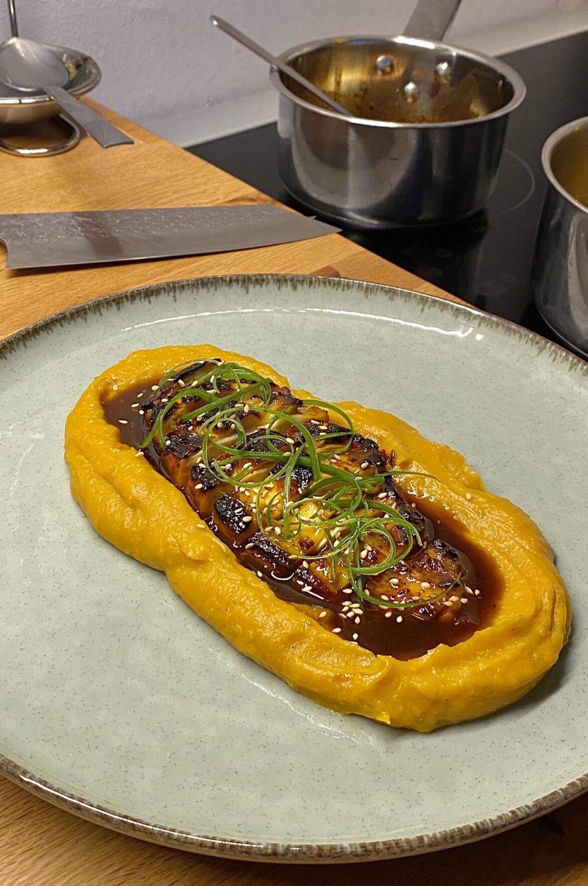 Seared chicken breast with sweet potato purée and spicy honey chicken jus