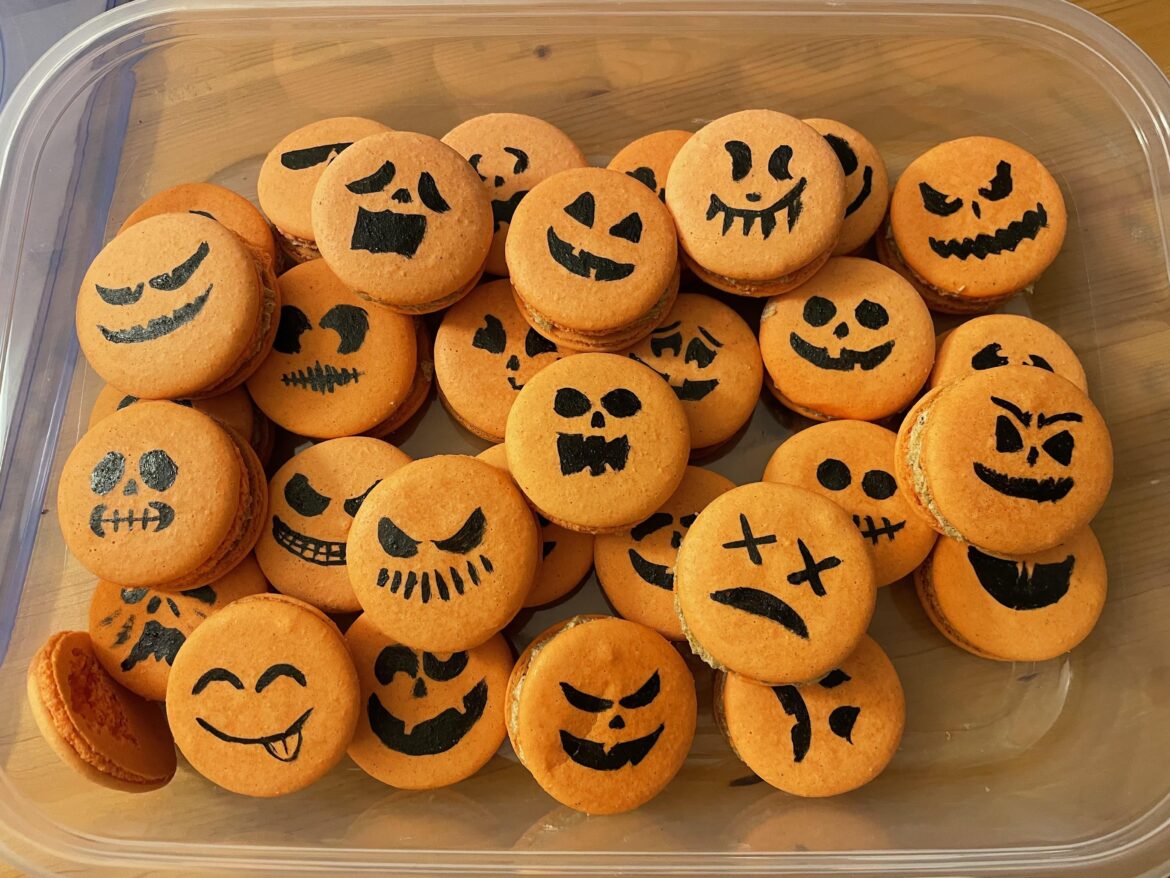Pumpkin macarons
