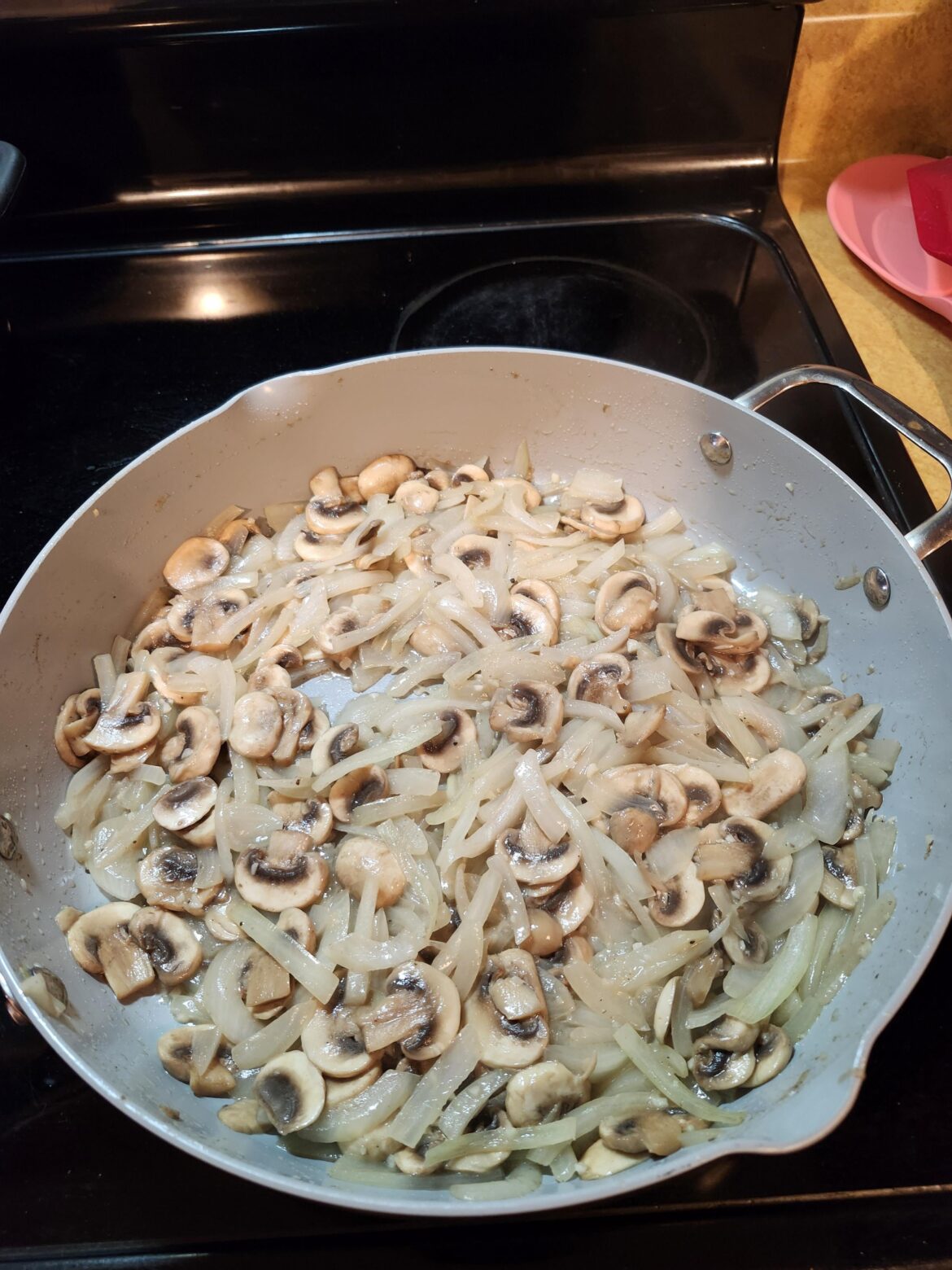 Every time I make beef stroganoff I'm tempted to call it good here.