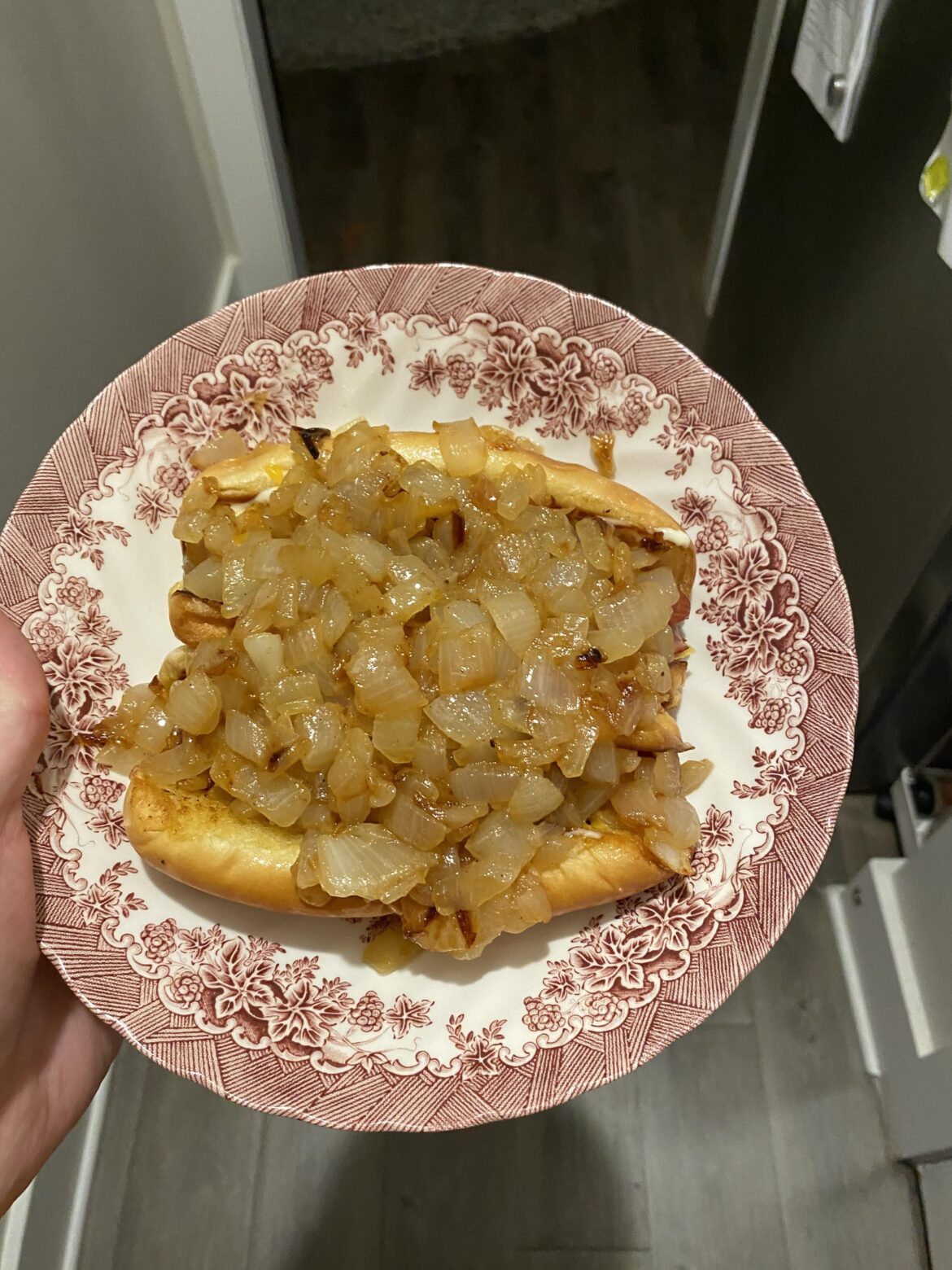 I like hotdog with my onions