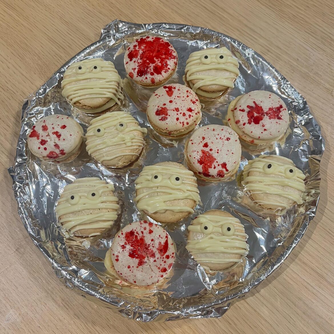Made some Halloween Macarons