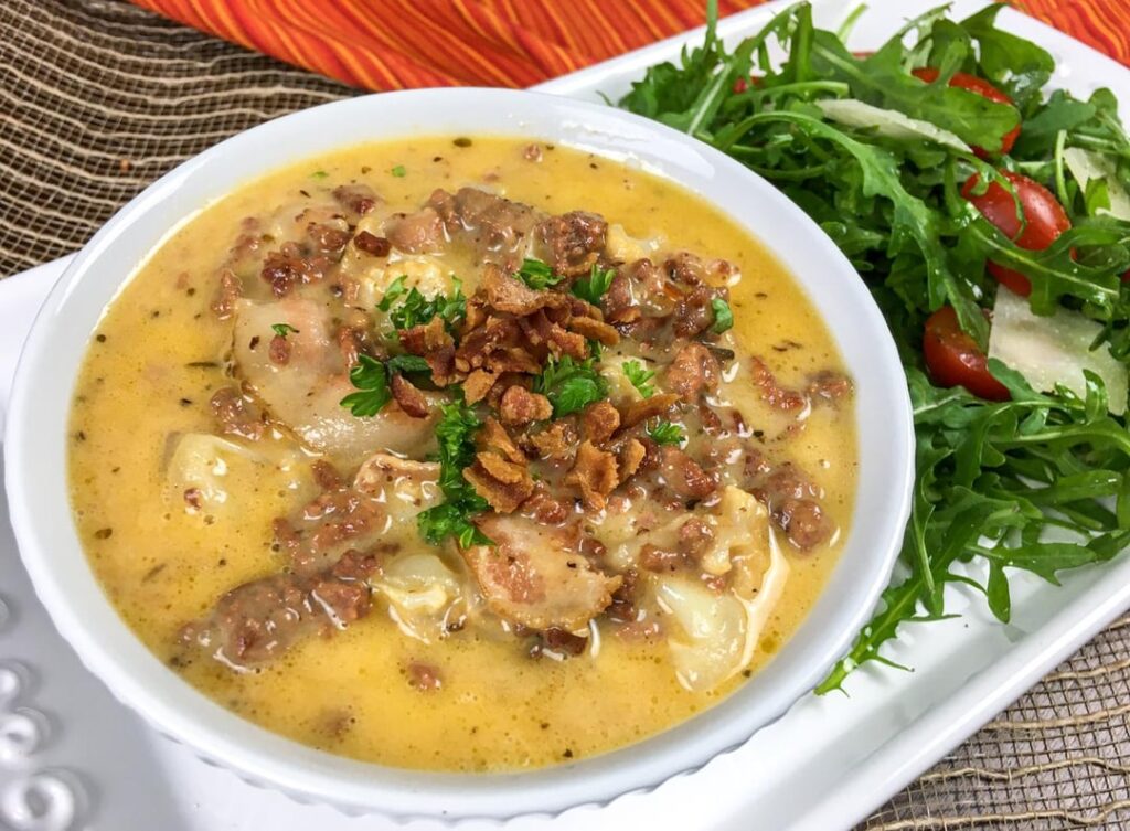 One Skillet Keto Bacon Cheeseburger Soup