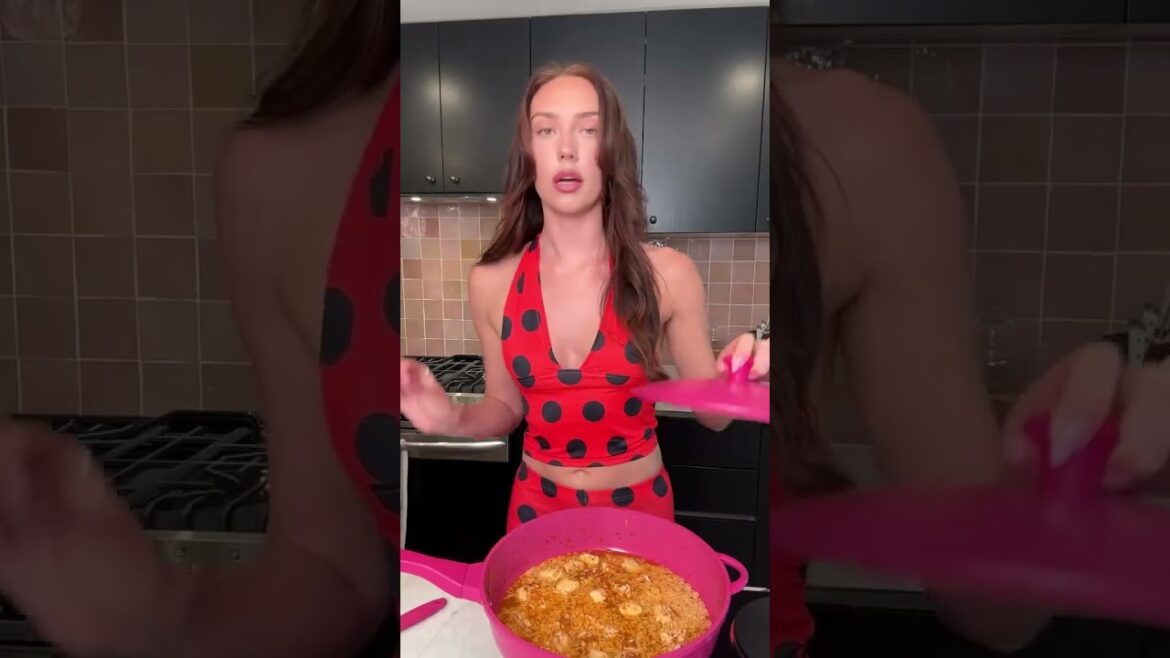 How To Make One Pan Creamy Chicken & Rice โ
cooking with Lynnee How To Make One Pan Creamy Chicken & Rice โ
cooking with Lynnee