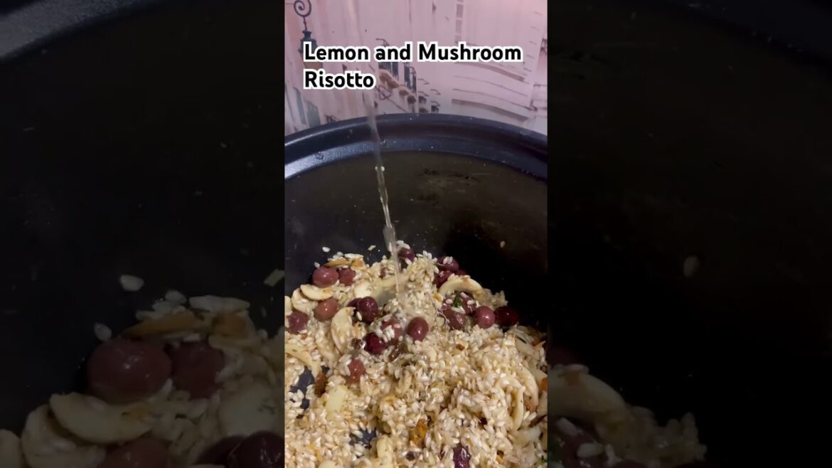 Lemon & Mushroom Risotto: Taste of Italy in Every Bite! #risotto #mushroom #italianfoodlover #italy