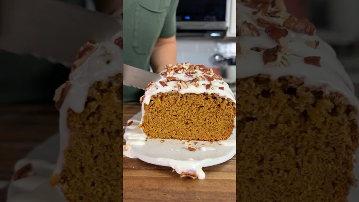 The fluffiest pumpkin bread (the best fall dessert!) The * fluffiest* pumpkin bread (the best fall dessert!)