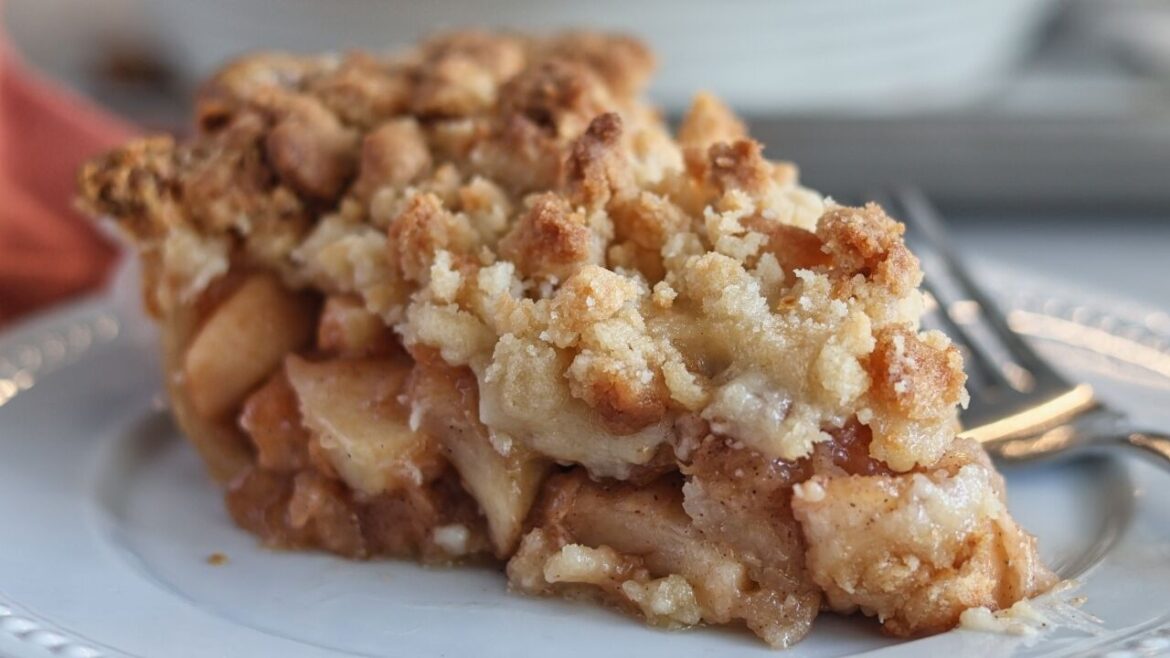 Want a PERFECT Gluten Free Apple Crumb Pie? Watch This Now