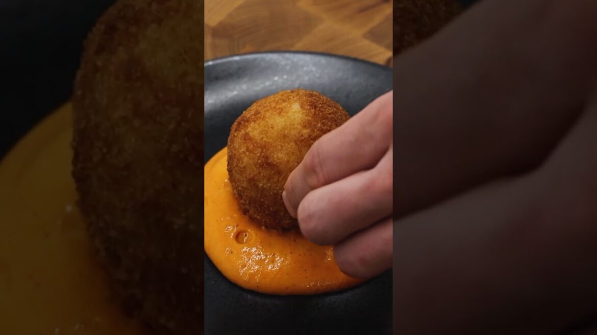 Mozzarella Arancini with Tomato Foam Sauce #italiancusine #arancini #italianfood #grisskitchen